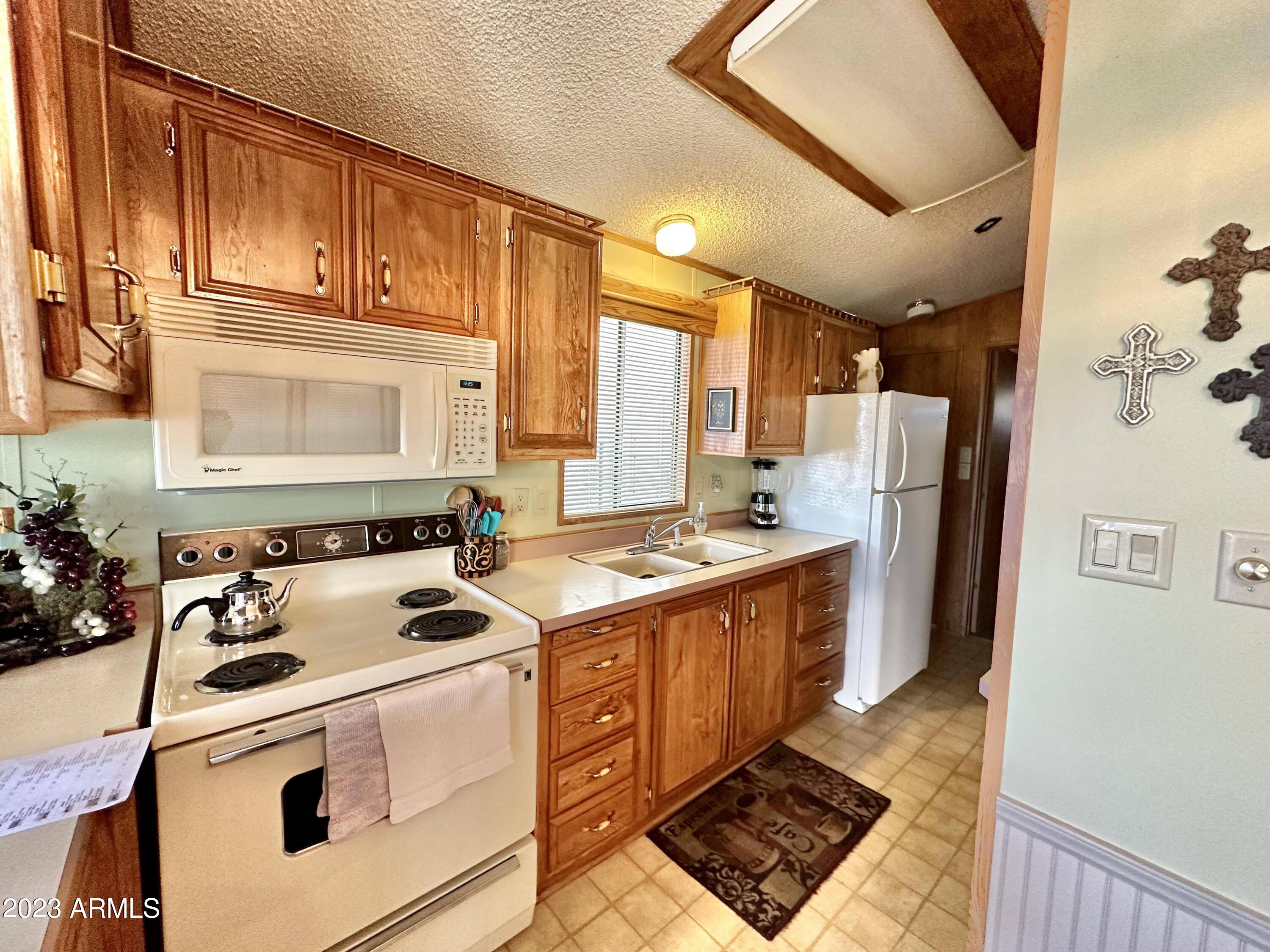 8865 East Baseline Road, Unit 1513 Mesa, AZ 85209 - Photo 10 of 29 Kitchen