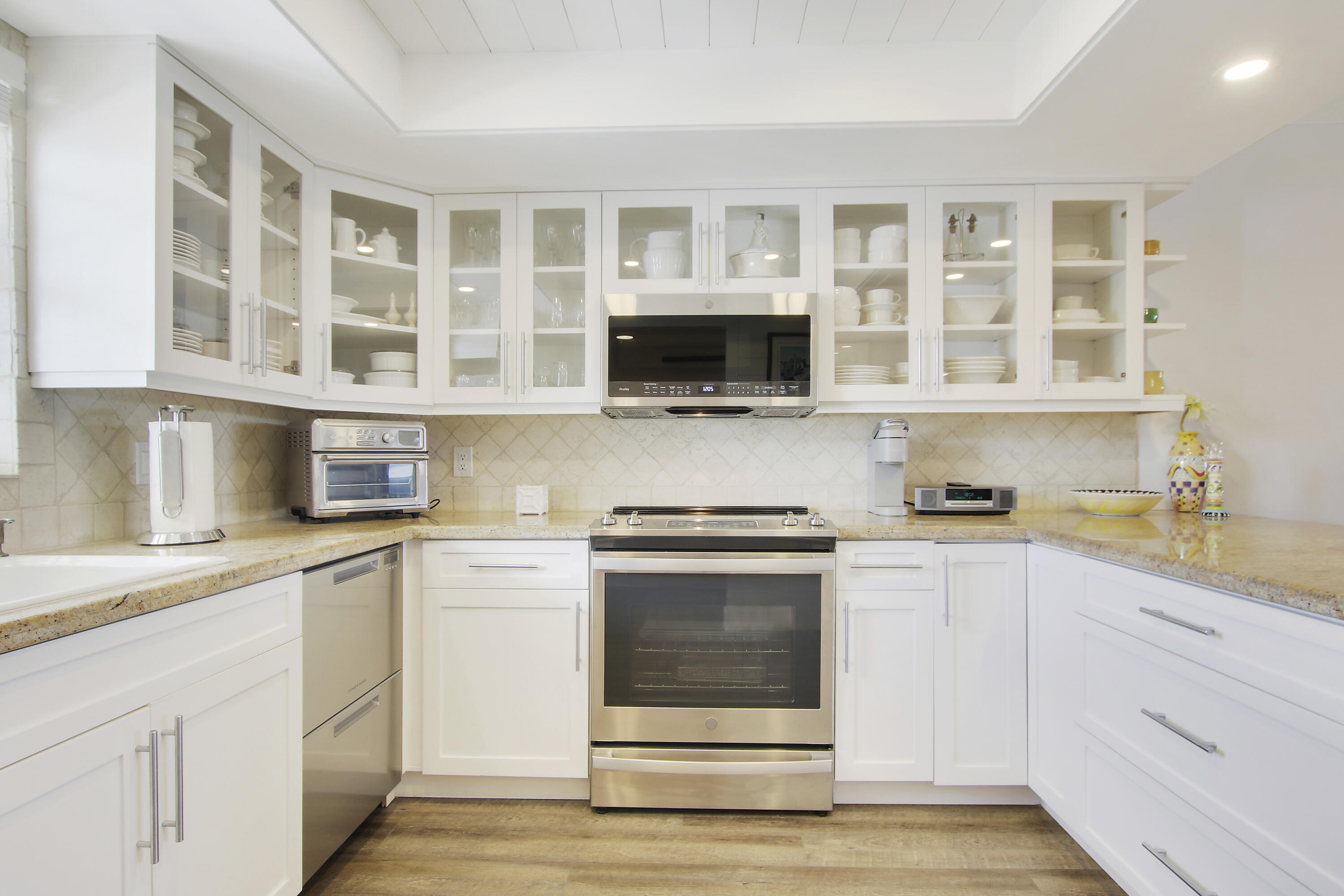 100 Waterway Road, Unit A303 Jupiter, FL 33469 - Photo 25 of 47 Room to Bake Pies from Scratch!
