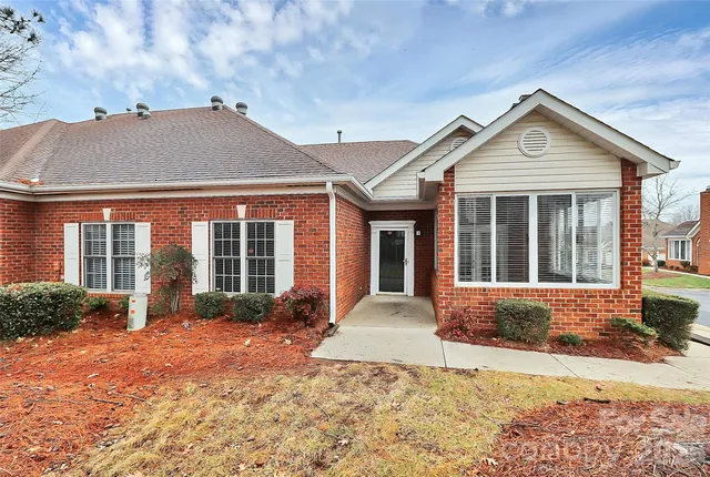 $400,000 | 8684 Windsor Ridge Drive, Charlotte, NC 28277
