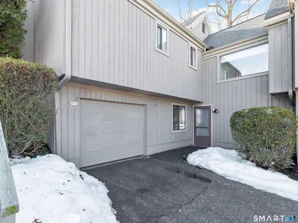 $575,000 | 261a Agawam Drive, Unit A, Stratford, CT 06614