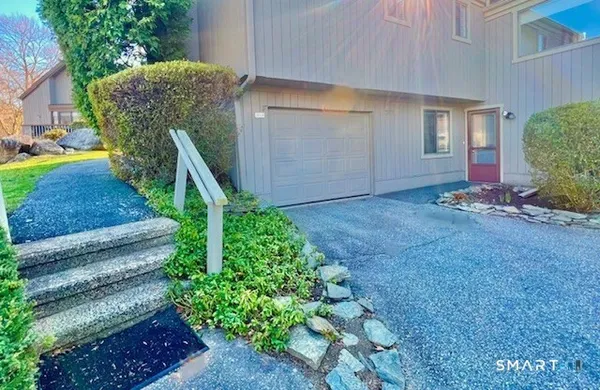 $575,000 | 261a Agawam Drive, Unit A, Stratford, CT 06614