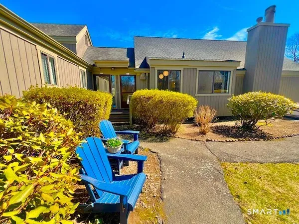 $575,000 | 261a Agawam Drive, Unit A, Stratford, CT 06614