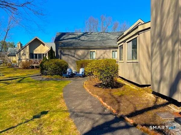 $575,000 | 261a Agawam Drive, Unit A, Stratford, CT 06614