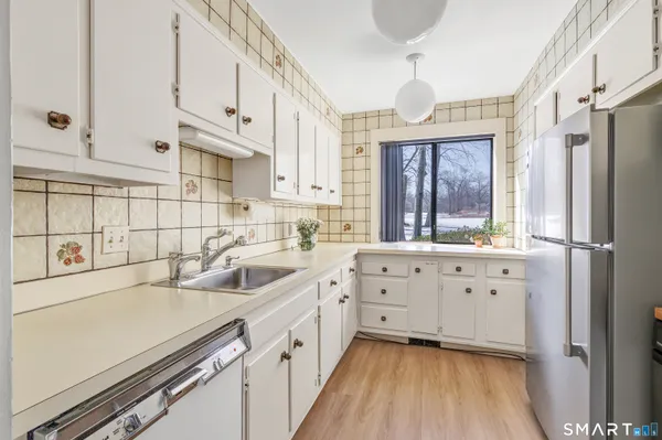 $575,000 | 261a Agawam Drive, Unit A, Stratford, CT 06614