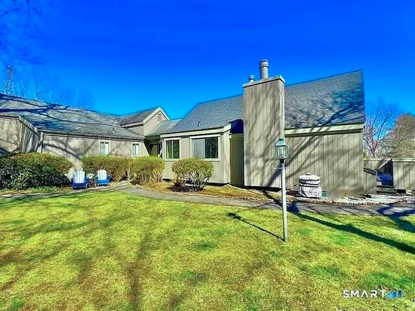 $575,000 | 261a Agawam Drive, Unit A, Stratford, CT 06614