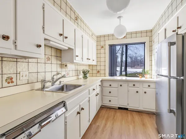 $575,000 | 261a Agawam Drive, Unit A, Stratford, CT 06614