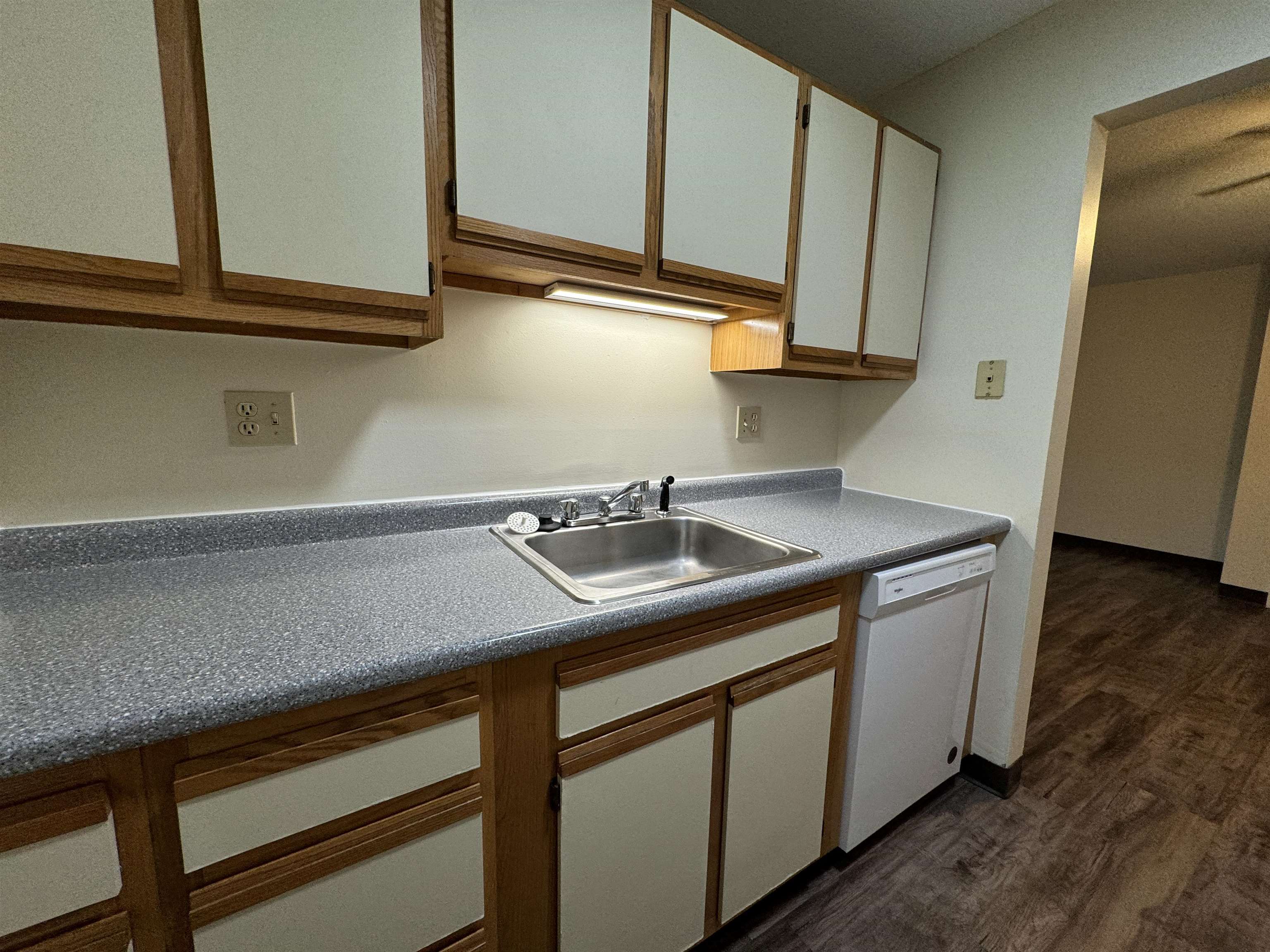 131 Eastern Avenue, Unit 201 Manchester, NH 03104 - Photo 12 of 45