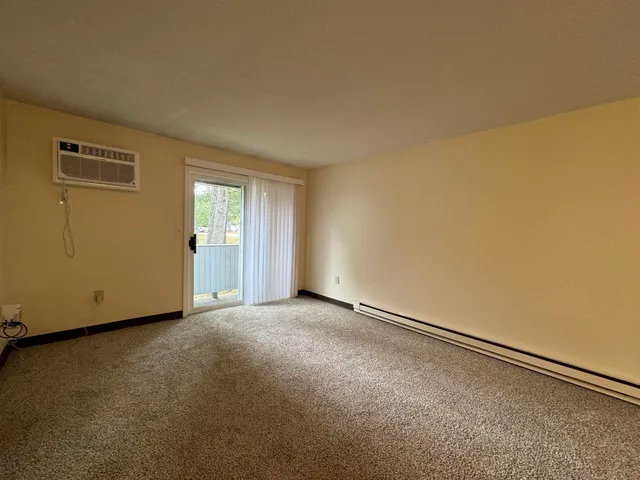 $1,850 | 131 Eastern Avenue, Unit 201, Manchester, NH 03104