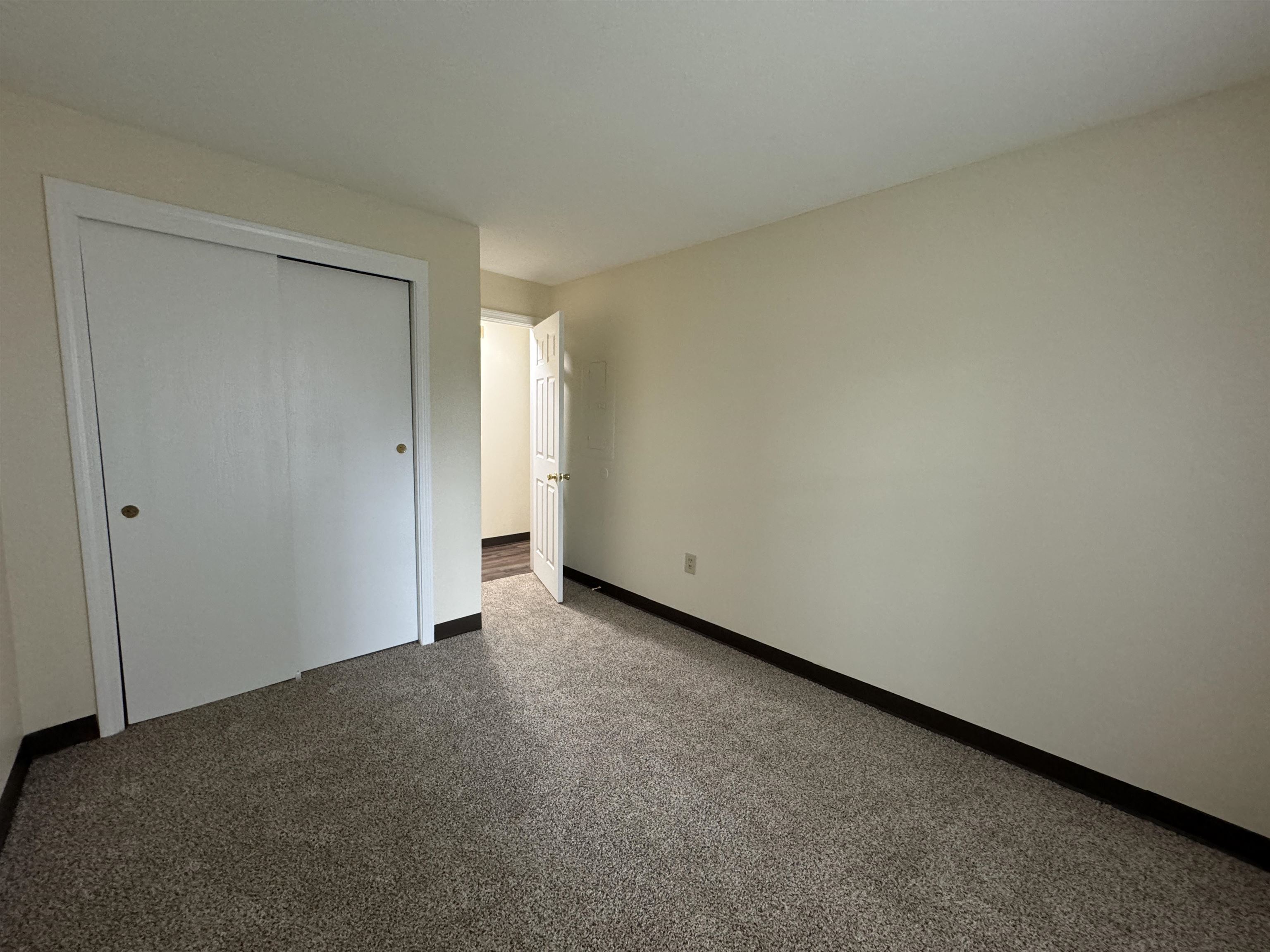 131 Eastern Avenue, Unit 201 Manchester, NH 03104 - Photo 21 of 45