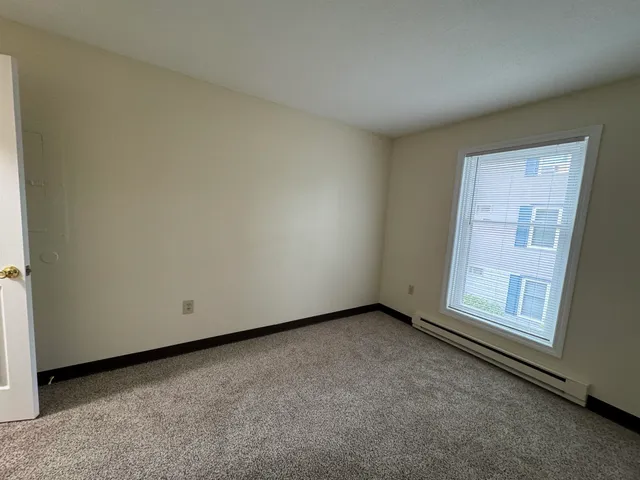 $1,850 | 131 Eastern Avenue, Unit 201, Manchester, NH 03104