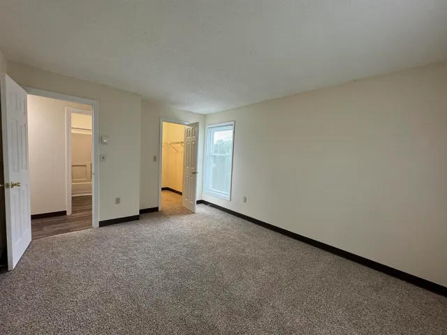 $1,850 | 131 Eastern Avenue, Unit 201, Manchester, NH 03104