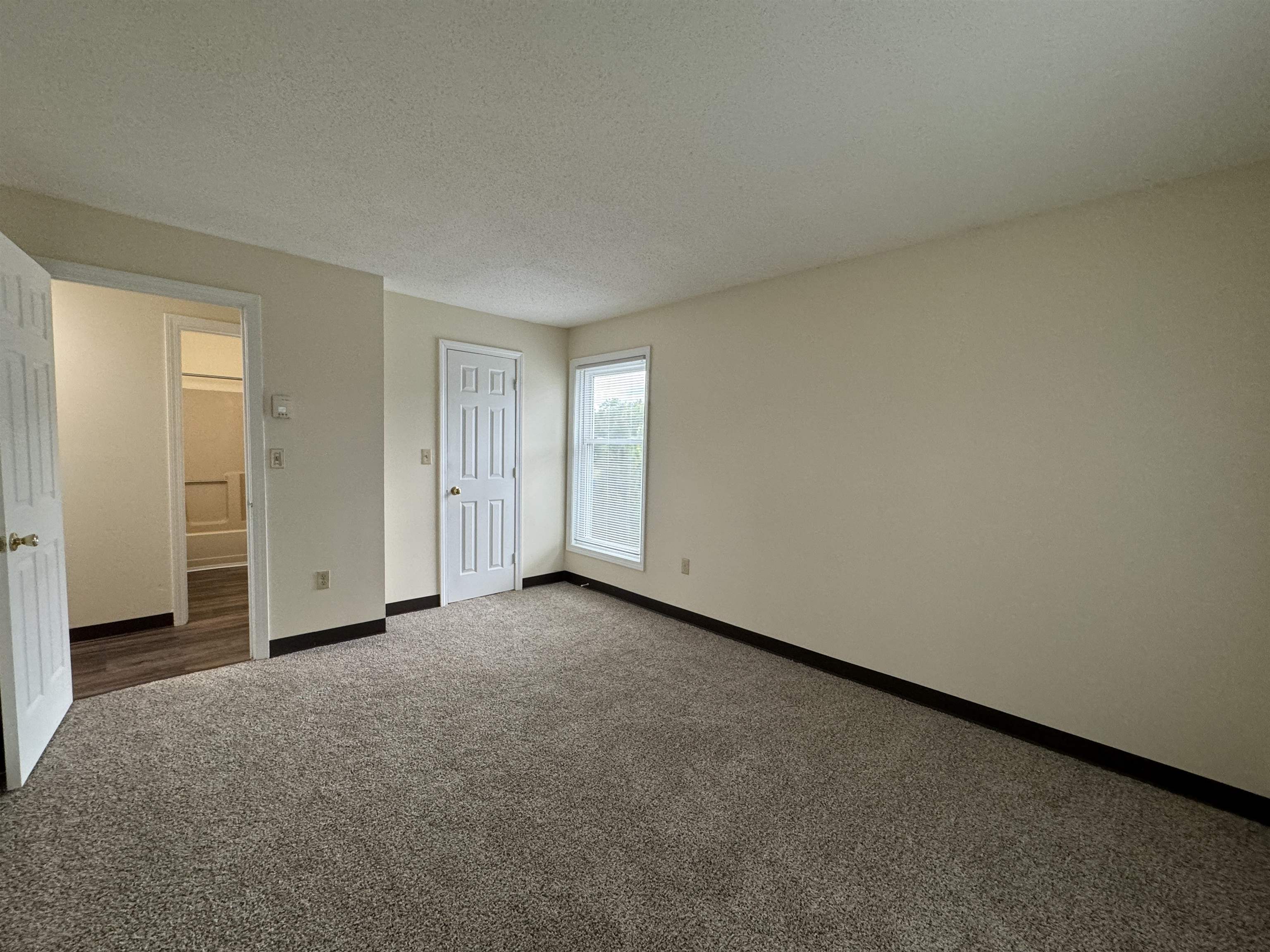 131 Eastern Avenue, Unit 201 Manchester, NH 03104 - Photo 26 of 45