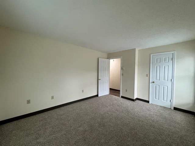 $1,850 | 131 Eastern Avenue, Unit 201, Manchester, NH 03104