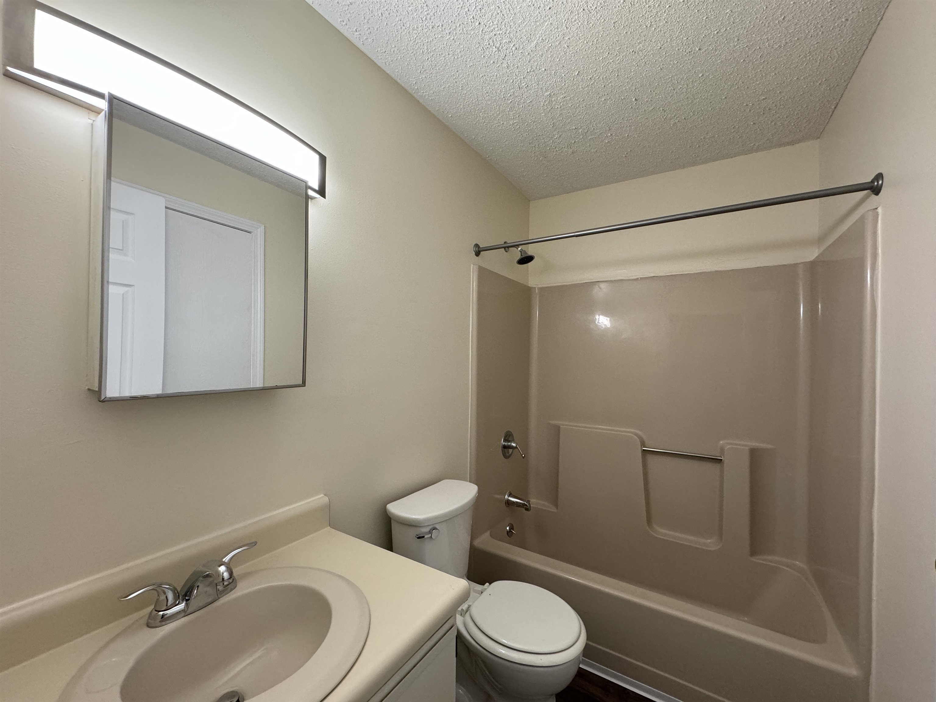 131 Eastern Avenue, Unit 201 Manchester, NH 03104 - Photo 30 of 45