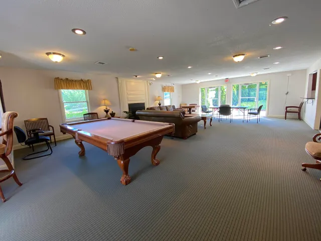 $1,850 | 131 Eastern Avenue, Unit 201, Manchester, NH 03104