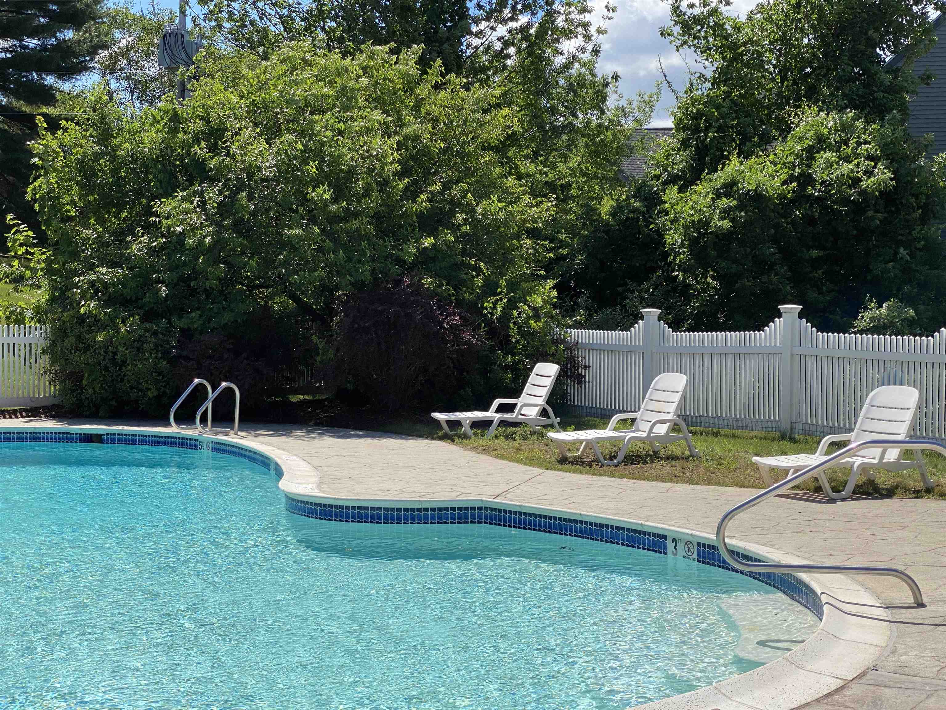 131 Eastern Avenue, Unit 201 Manchester, NH 03104 - Photo 43 of 45