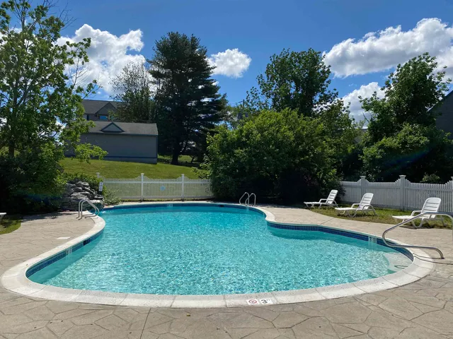 $1,850 | 131 Eastern Avenue, Unit 201, Manchester, NH 03104