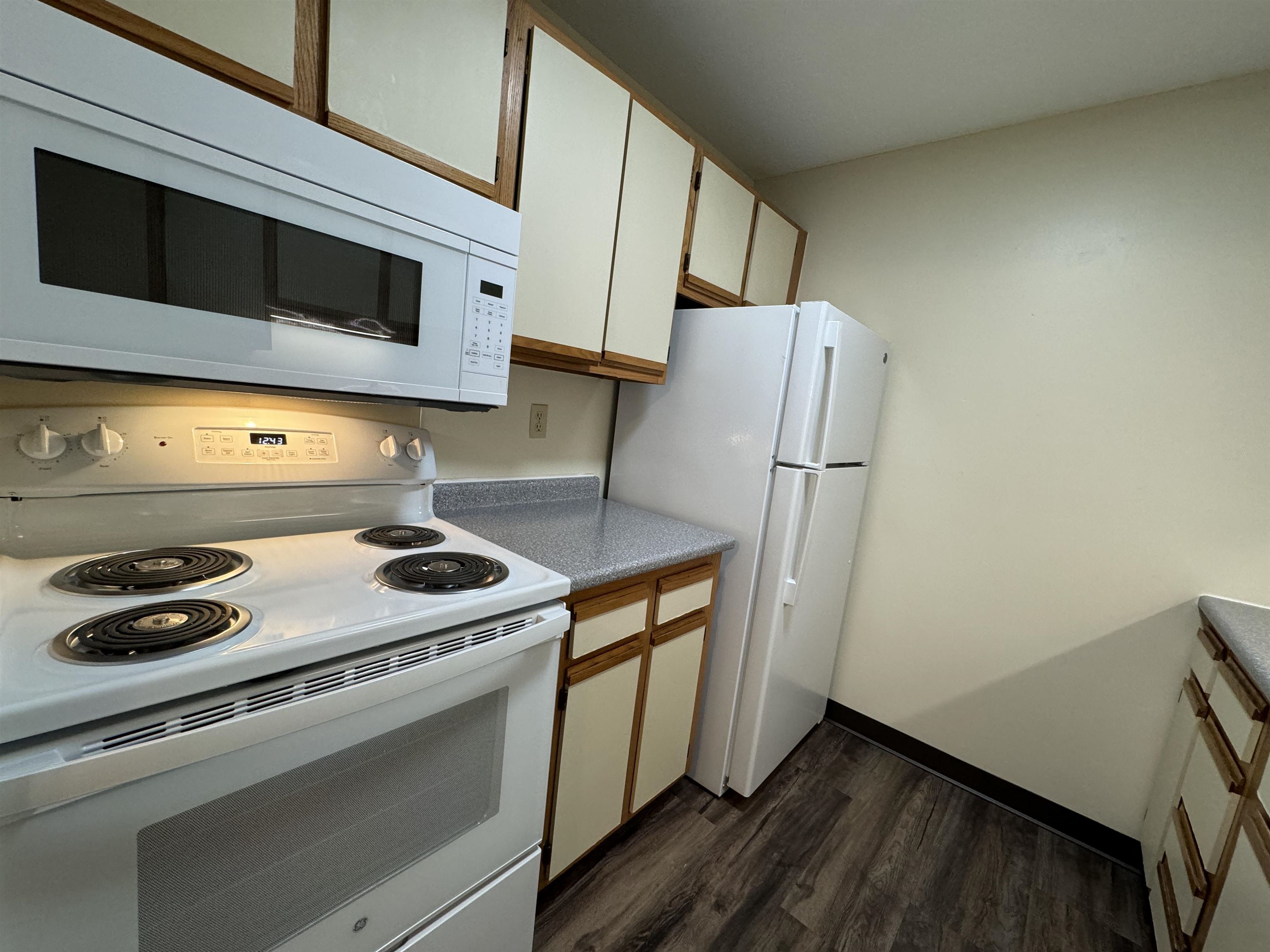 131 Eastern Avenue, Unit 201 Manchester, NH 03104 - Photo 10 of 45