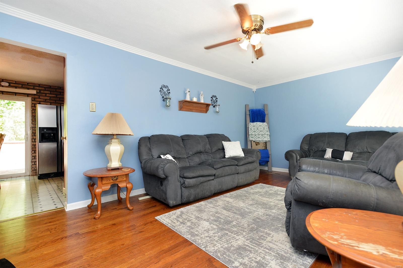 6268 Heintz Road St. Louis, MO 63129 - Photo 2 of 34