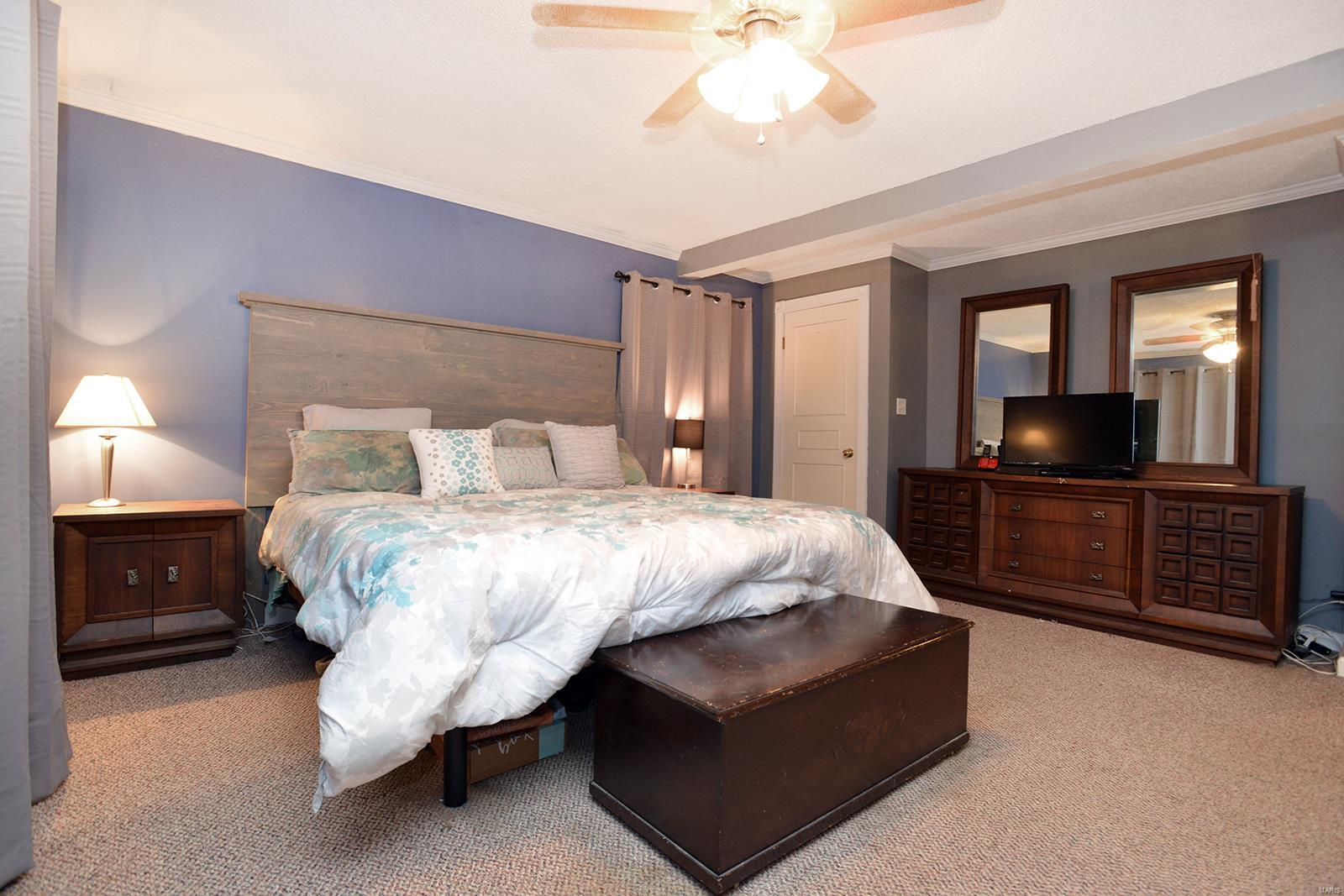 6268 Heintz Road St. Louis, MO 63129 - Photo 11 of 34