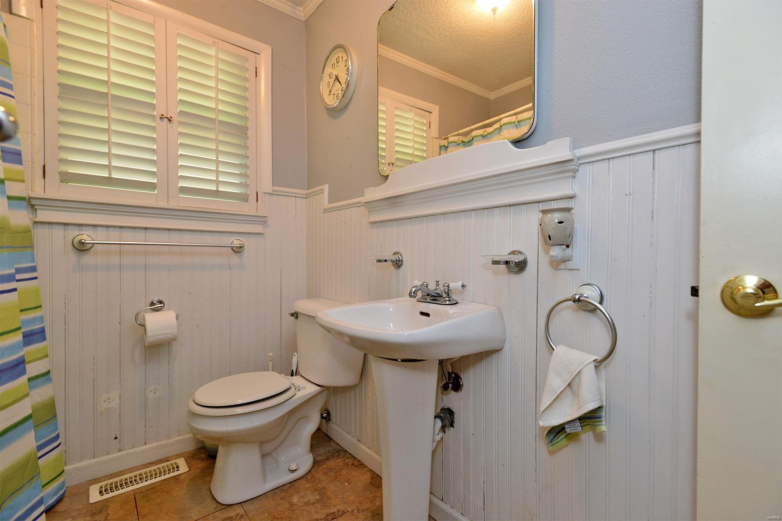 6268 Heintz Road St. Louis, MO 63129 - Photo 23 of 34