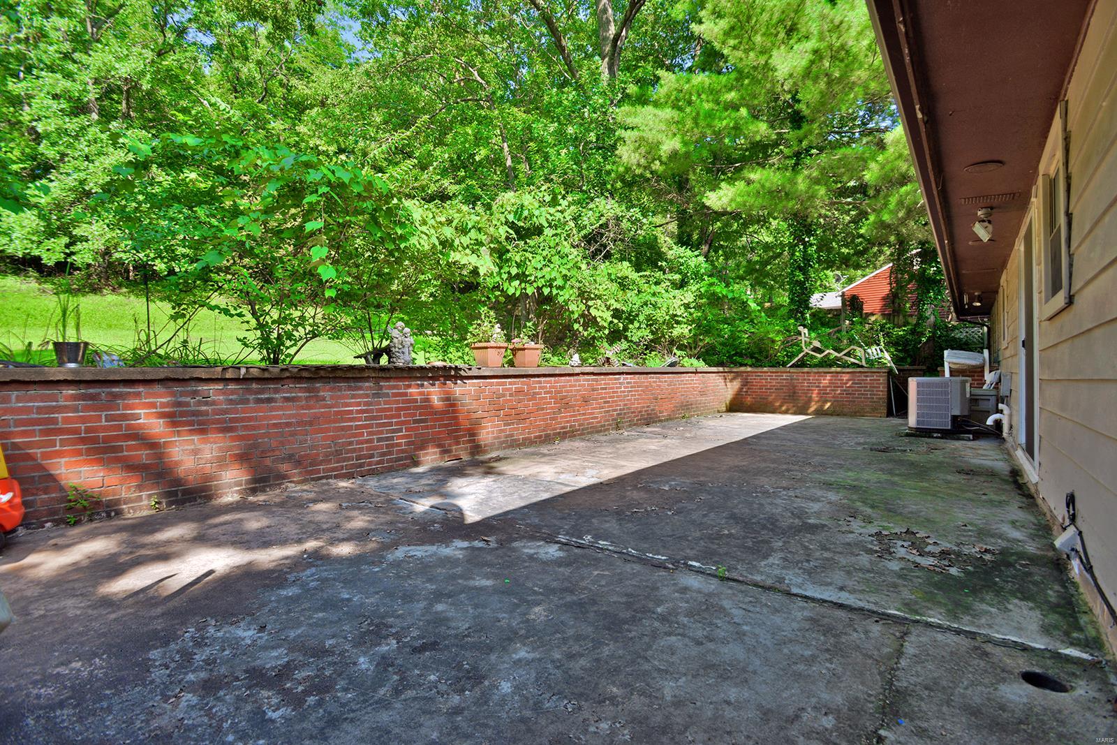 6268 Heintz Road St. Louis, MO 63129 - Photo 28 of 34