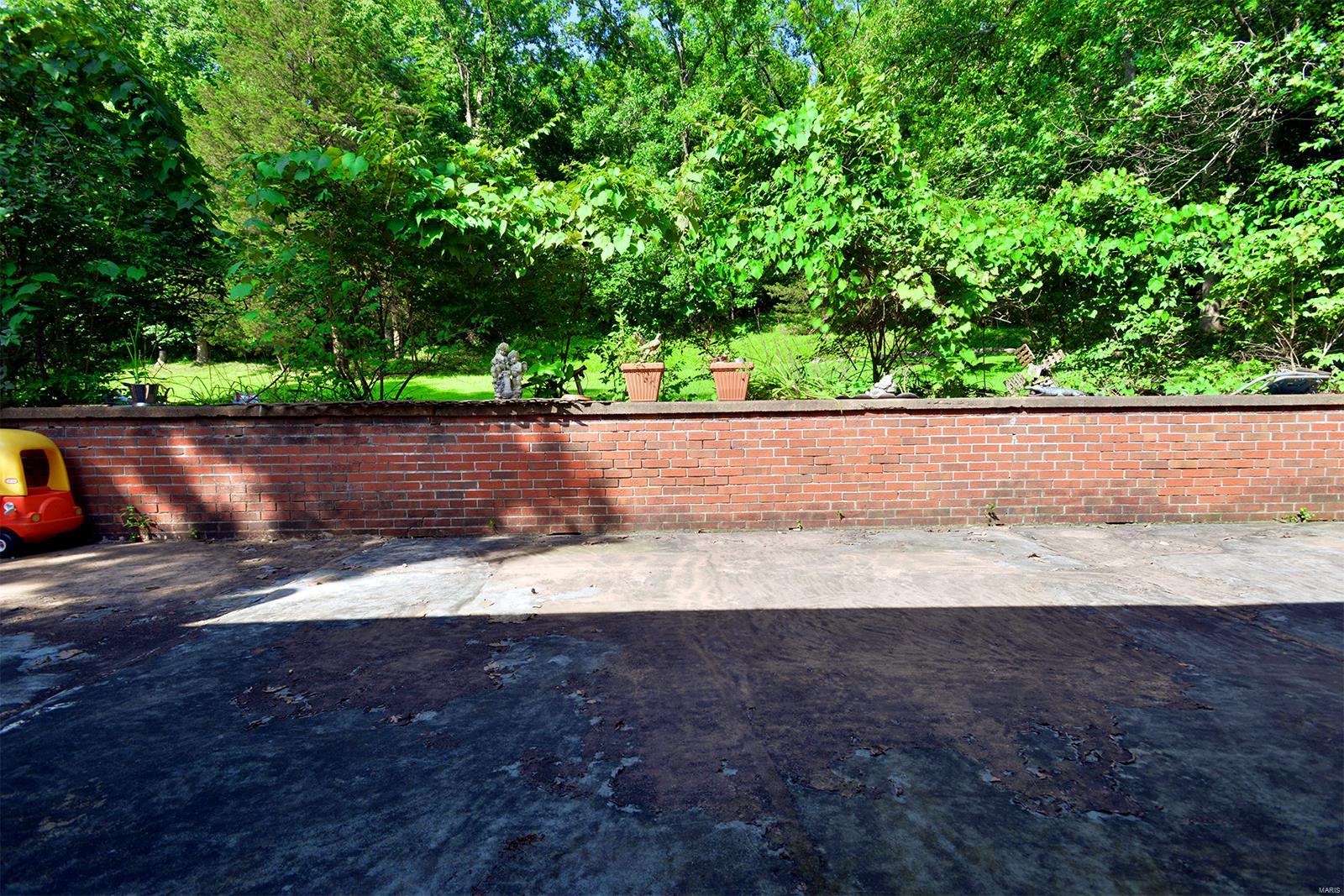 6268 Heintz Road St. Louis, MO 63129 - Photo 30 of 34