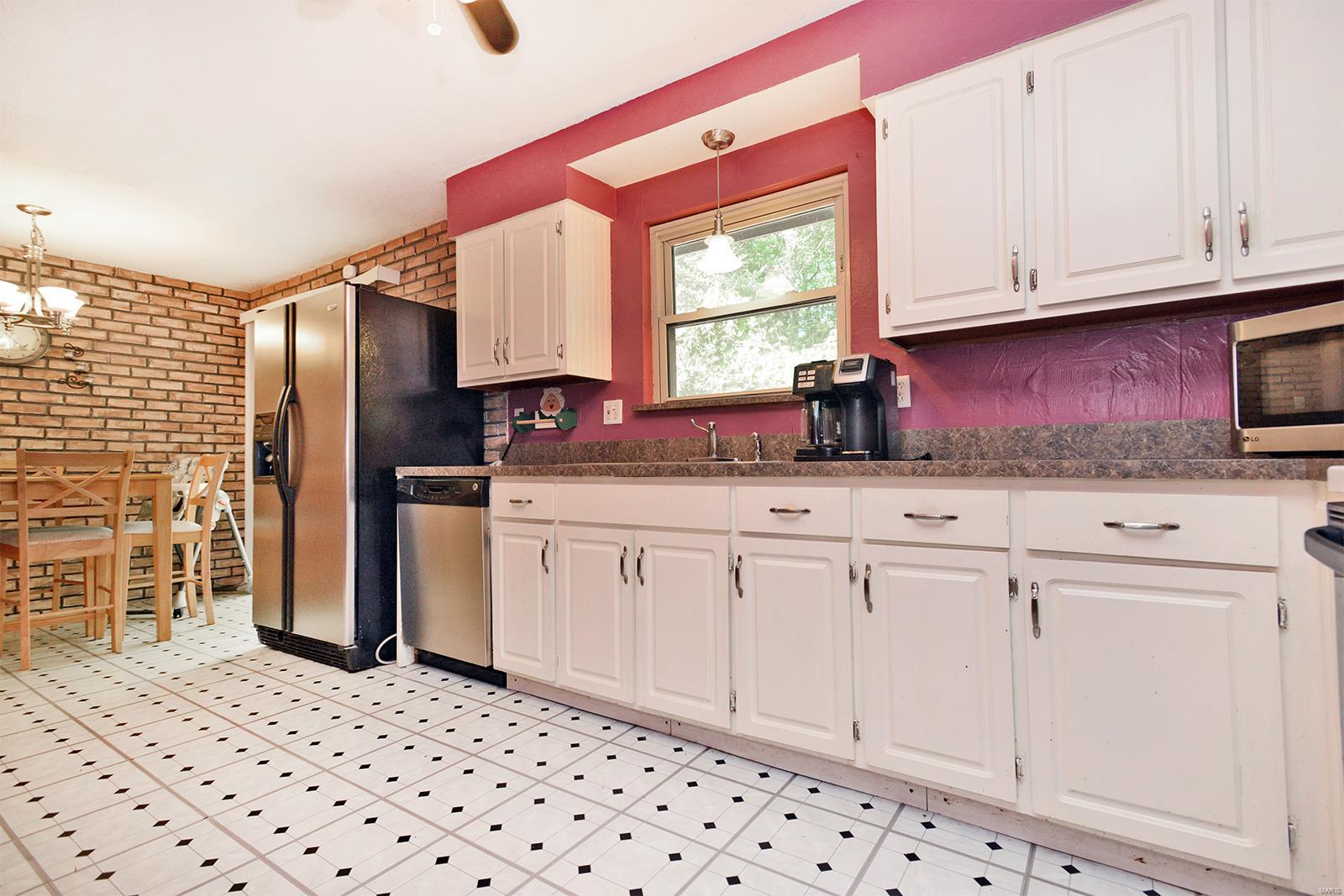 6268 Heintz Road St. Louis, MO 63129 - Photo 5 of 34