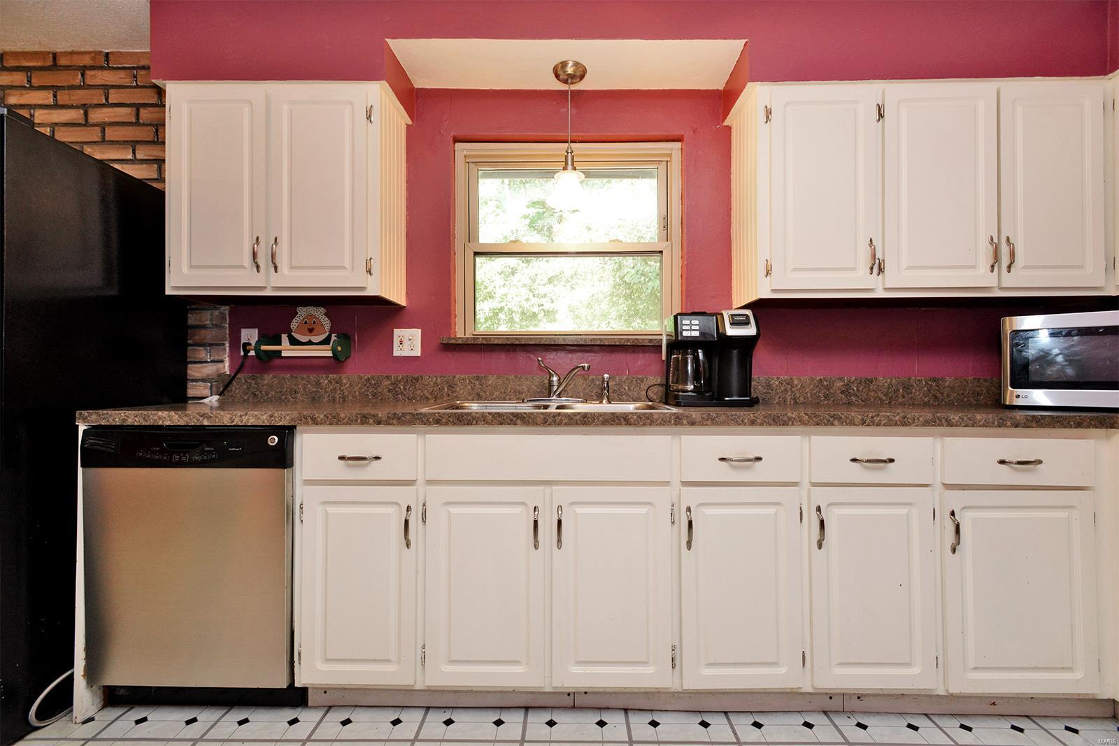 6268 Heintz Road St. Louis, MO 63129 - Photo 7 of 34