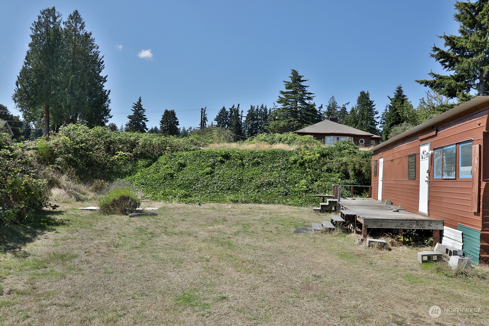 6465 Humphrey Road Clinton, WA 98236 - Photo 14 of 24 Gallery Image 14