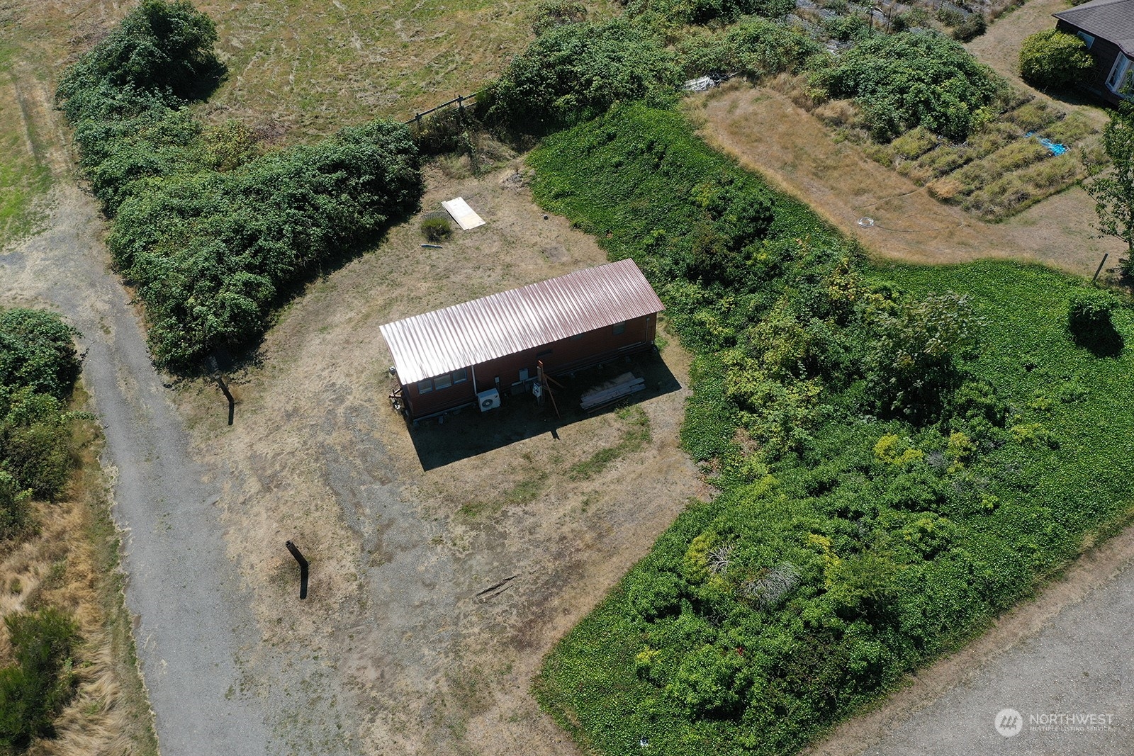 6465 Humphrey Road Clinton, WA 98236 - Photo 17 of 24 Gallery Image 17