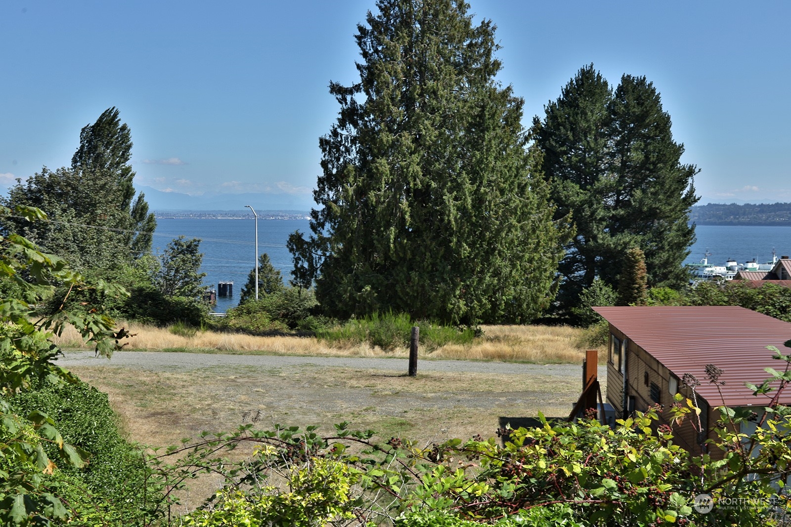 6465 Humphrey Road Clinton, WA 98236 - Photo 18 of 24 Gallery Image 18