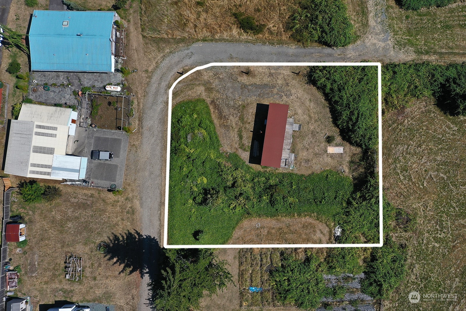 6465 Humphrey Road Clinton, WA 98236 - Photo 3 of 24 Gallery Image 3