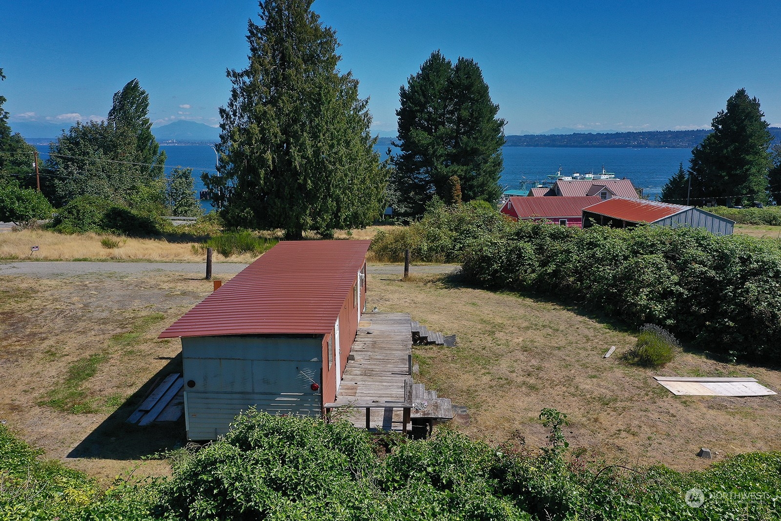 6465 Humphrey Road Clinton, WA 98236 - Photo 8 of 24 Gallery Image 8