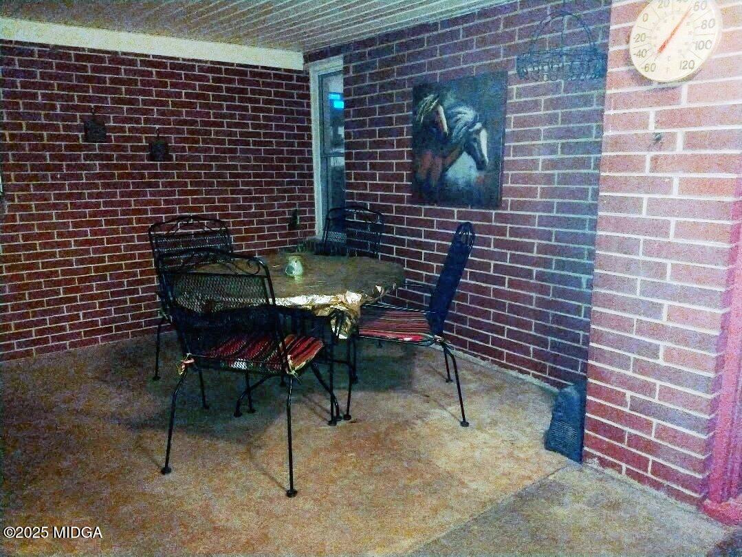 152 North Main Street Gordon, GA 31031 - Photo 34 of 37 a brick wall