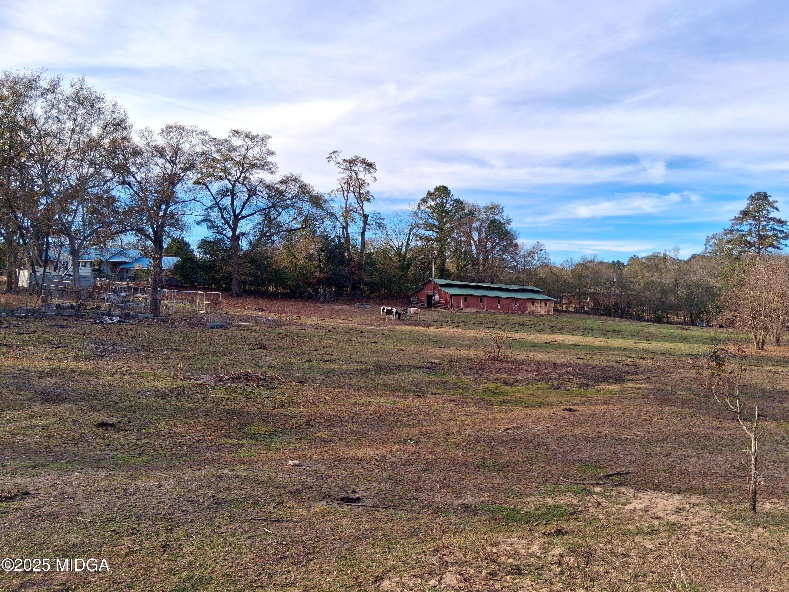 152 North Main Street Gordon, GA 31031 - Photo 4 of 37 a view of outdoor space with city view