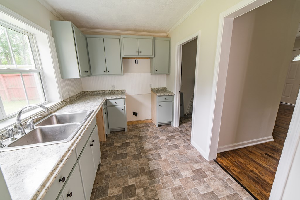 2324 Avalon Road Columbus, GA 31907 - Photo 5 of 24