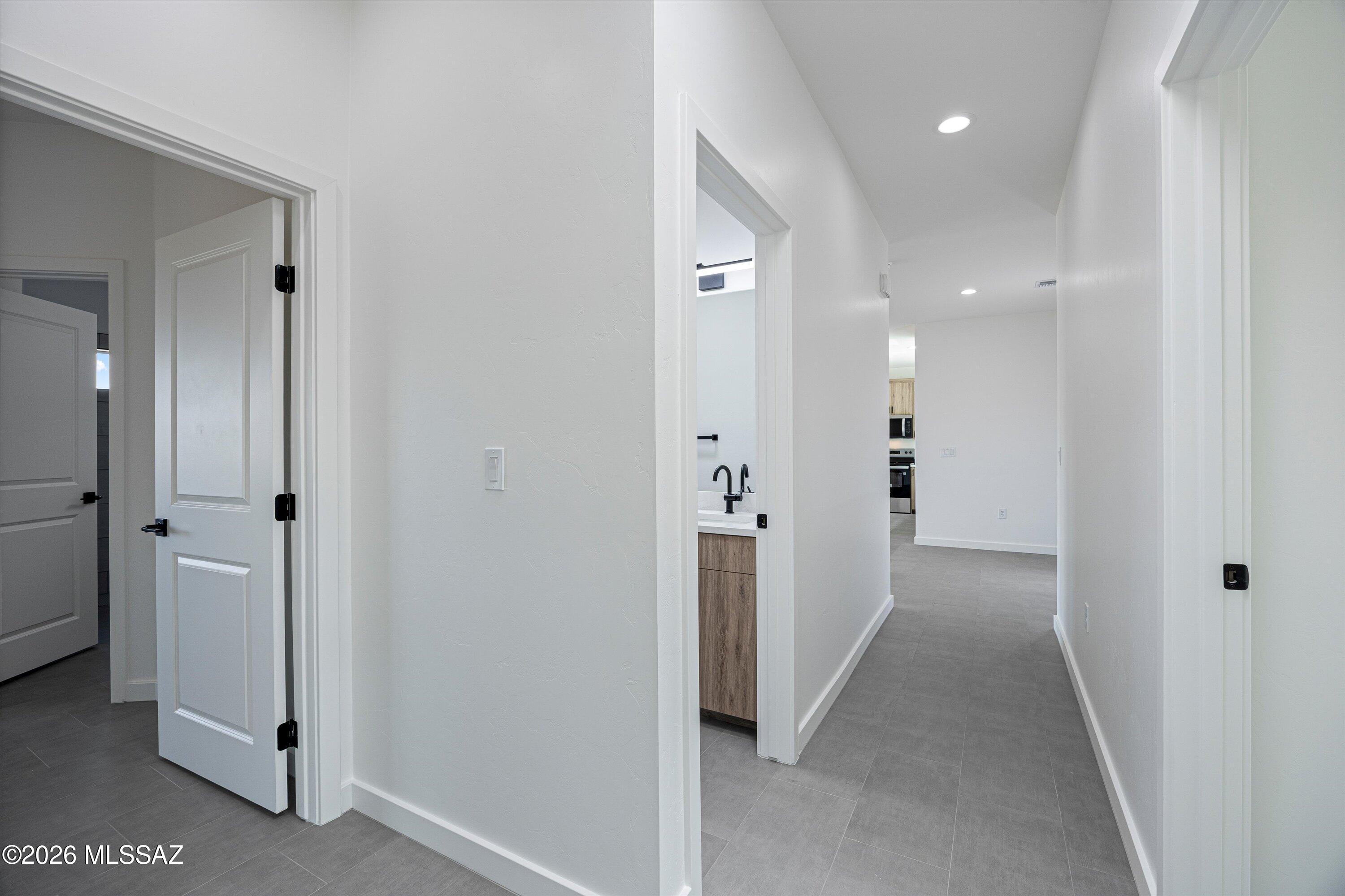 1209 Circulo Golfo Rio Rico, AZ 85648 - Photo 11 of 26 Hallway