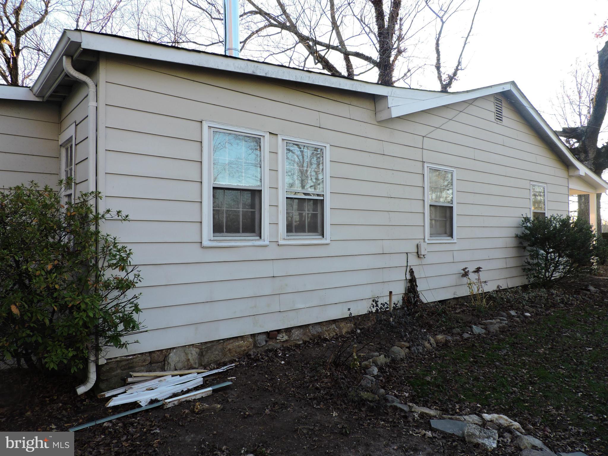 3975 Rectortown Road Marshall, VA 20115 - Photo 8 of 23 Exterior (General)