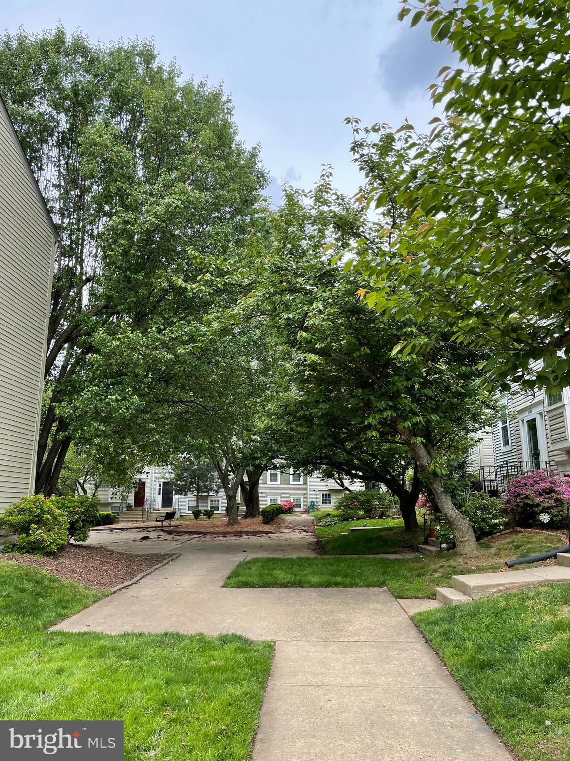 2432 Ridgehampton Court Reston, VA 20191 - Photo 8 of 11