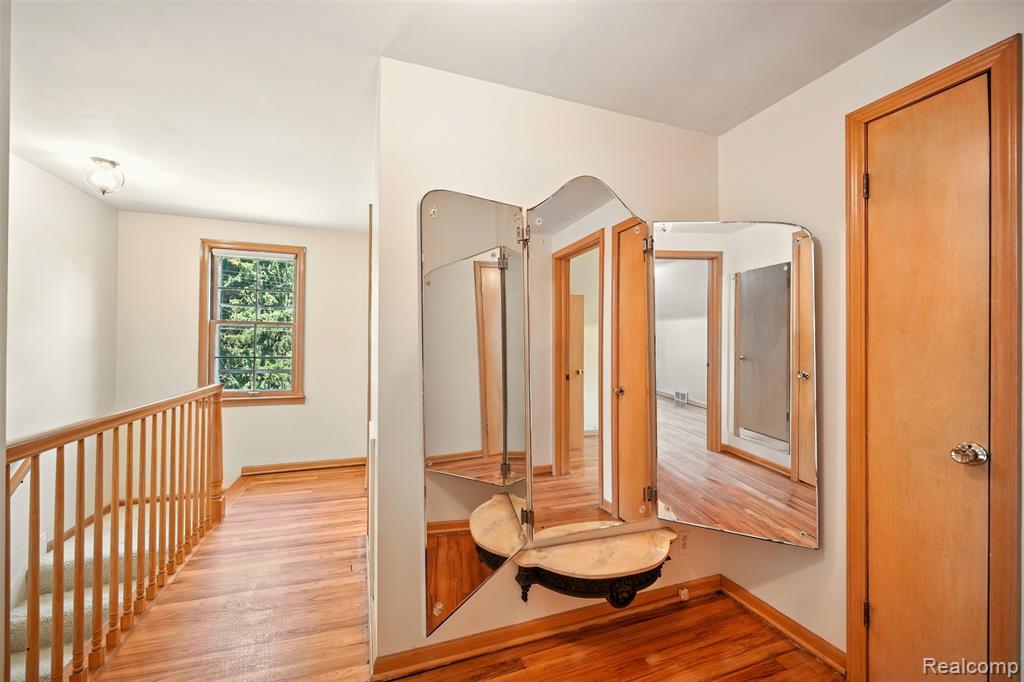 826 Shoreham Road Grosse Pointe Woods, MI 48236 - Photo 18 of 32