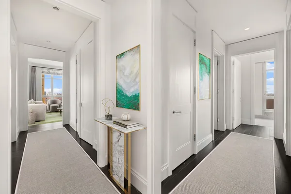 $19,000 | 200 East 95th Street, Unit 20C | Upper East Side