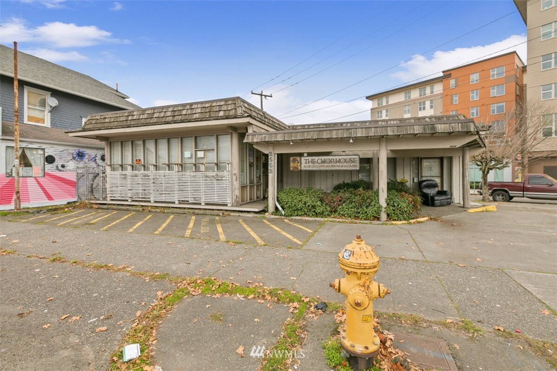 2552 Beacon Avenue South Seattle, WA 98144 - Photo 2 of 15