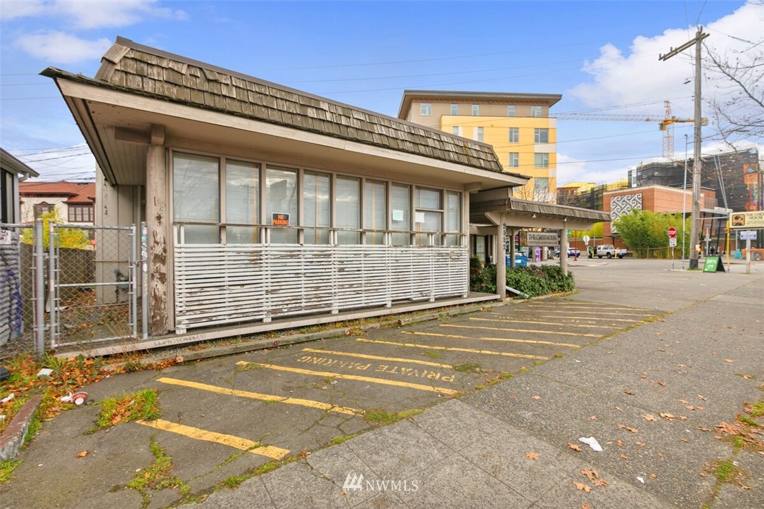 2552 Beacon Avenue South Seattle, WA 98144 - Photo 7 of 15