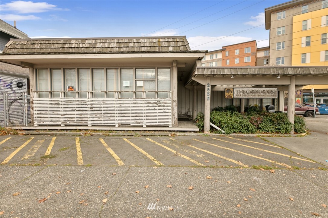2552 Beacon Avenue South Seattle, WA 98144 - Photo 8 of 15