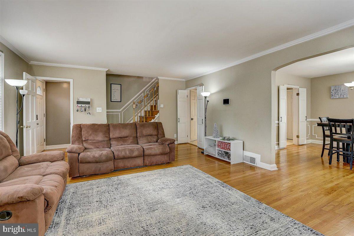 1822 Aberdeen Road Towson, MD 21286 - Photo 7 of 56