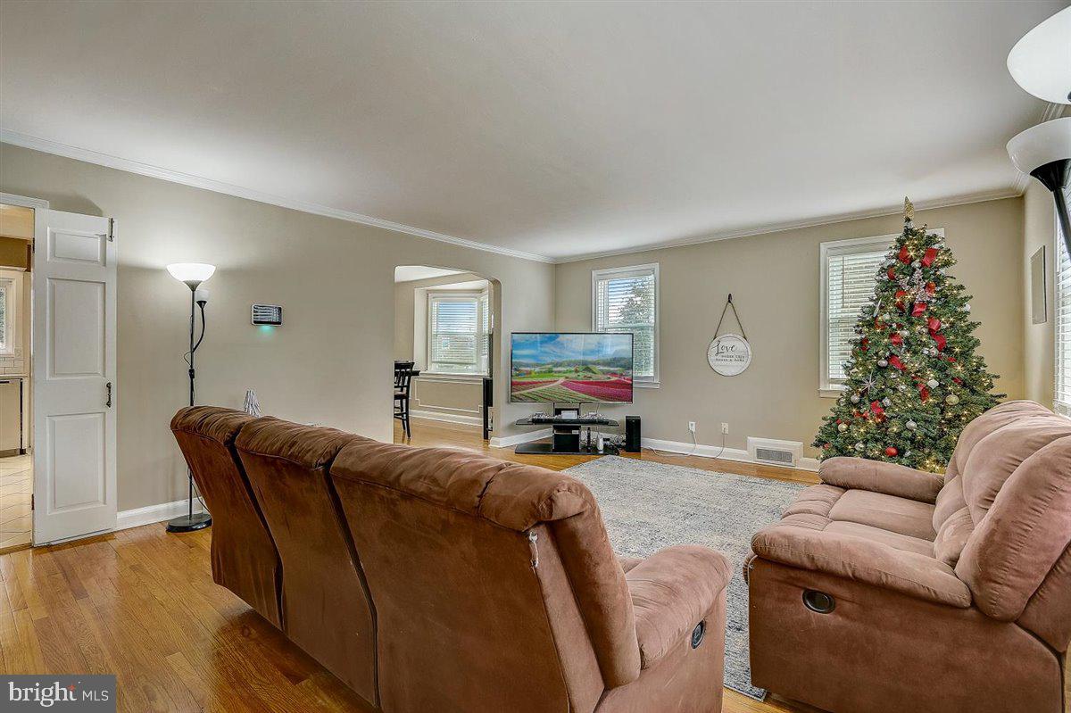 1822 Aberdeen Road Towson, MD 21286 - Photo 9 of 56