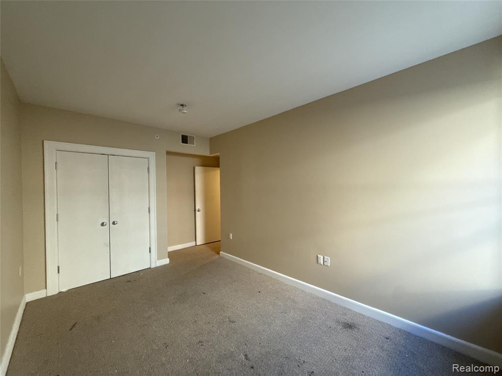 680 Delaware Street, Unit 305 Detroit, MI 48202 - Photo 12 of 17