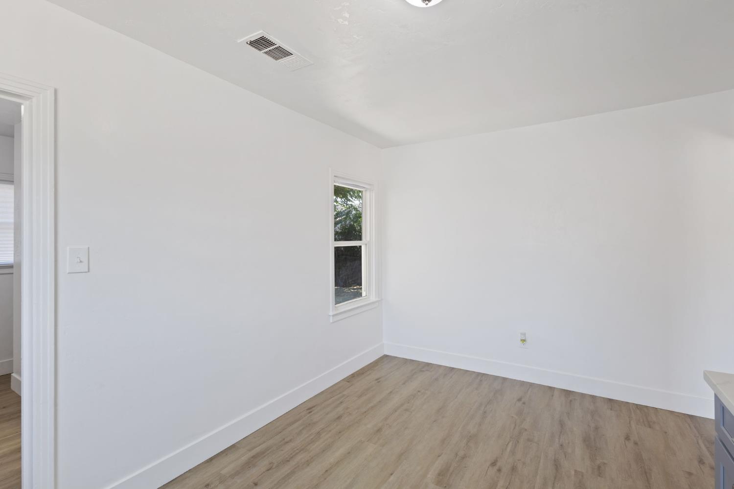 365 East Main Street Merced, CA 95340 - Photo 11 of 27