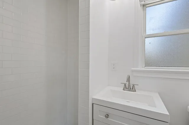 $374,998 | 365 East Main Street, Merced, CA 95340